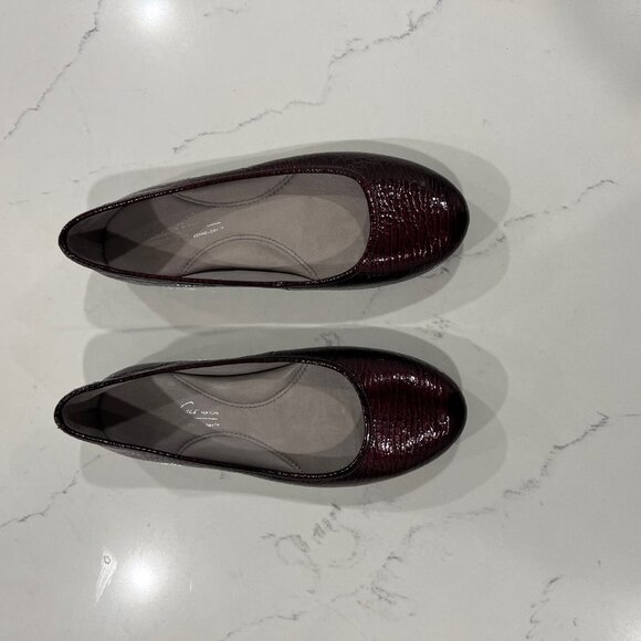 Kenneth Cole New York Women's Balance Leather Ballet Flats Burgundy  7 - Picture 5 of 8